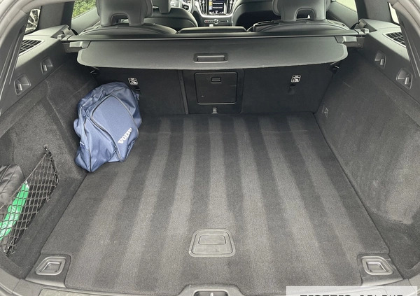 Volvo V60 cena 134900 przebieg: 120000, rok produkcji 2020 z Warszawa małe 631